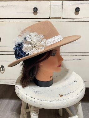 Women's Tan Felt Fedora with Lace Flower Accent